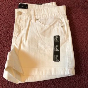 Gap white shorts
